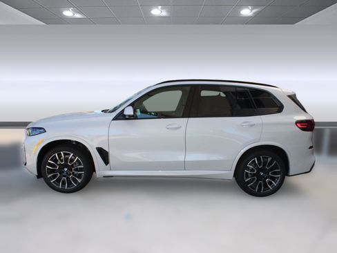 Used 2026 BMW X5 sDrive40i w/ M Sport Package RWD image 2