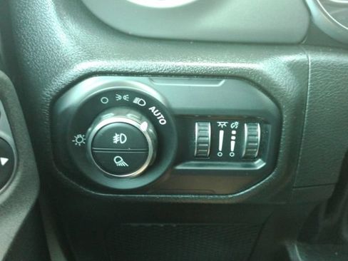 Used 2022 Jeep Gladiator Sport AWD/4WD image 33