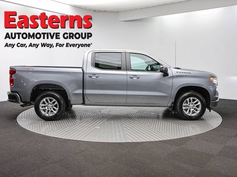 Used 2023 Chevrolet Silverado 1500 LT AWD/4WD image 4
