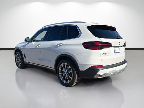 New 2026 BMW X5 xDrive40i w/ Parking Assistance Package image 5