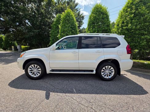 Used 2005 Lexus GX 470 AWD/4WD image 2