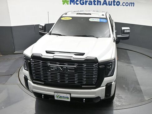 Used 2025 GMC Sierra 3500 Denali Ultimate AWD/4WD image 24