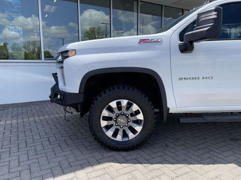 Used 2022 Chevrolet Silverado 2500 LT w/ Convenience Package AWD/4WD image 9
