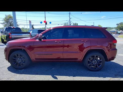 Used 2019 Jeep Grand Cherokee Altitude AWD/4WD image 5