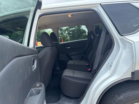 Certified 2025 Nissan Rogue SV FWD image 13