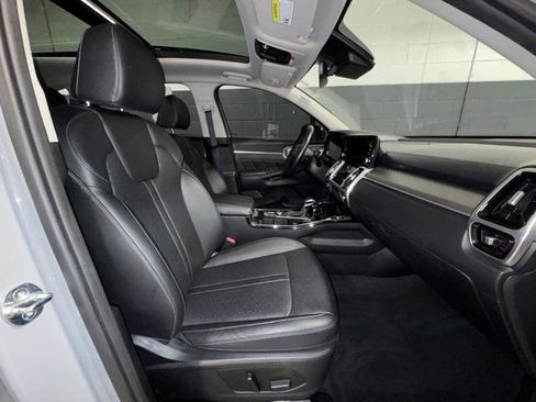 Used 2023 Kia Sorento SX image 8