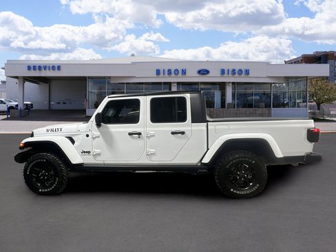 Used 2025 Jeep Gladiator Willys image 6