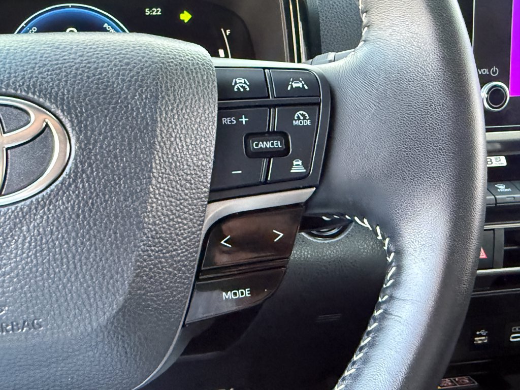 Used 2025 Toyota Camry SE FWD image 25