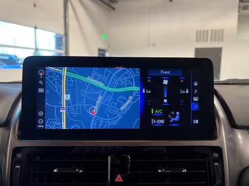 Used 2023 Lexus GX 460 Luxury w/ Sport Design Package image 17