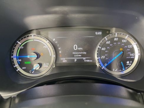 Certified 2022 Toyota Highlander XLE image 28