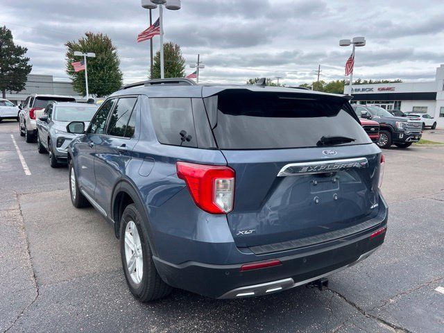 Used 2021 Ford Explorer XLT w/ Equipment Group 202A AWD/4WD image 7