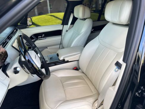 Used 2024 Land Rover Range Rover Autobiography image 25