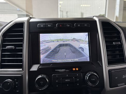 Used 2020 Ford F250 Lariat w/ Lariat Value Package AWD/4WD image 34