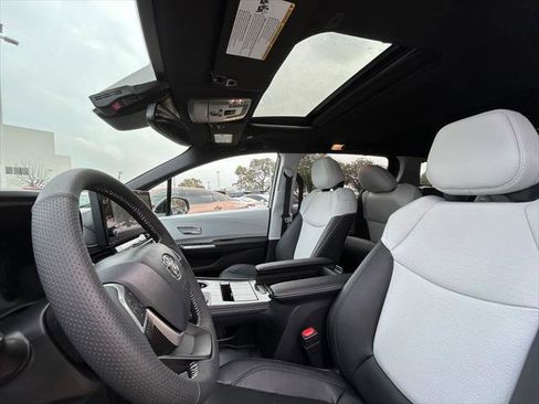 Certified 2026 Toyota Sienna XSE image 12