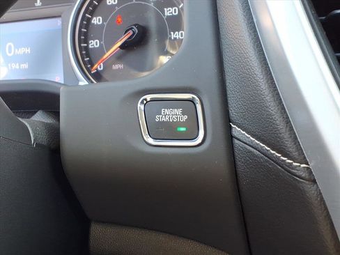 Used 2023 GMC Acadia SLE w/ Driver Convenience Package image 15