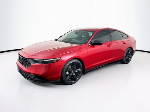 Used 2024 Honda Accord Sport image 3