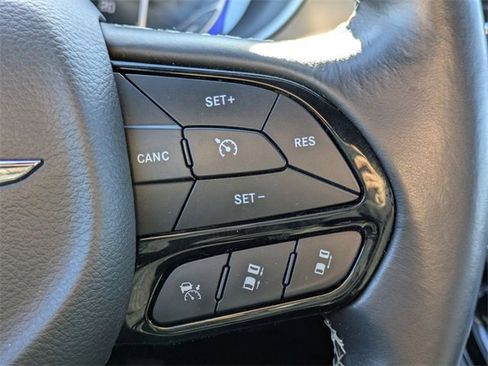 Used 2021 Chrysler Pacifica Touring w/ S Appearance Package image 18