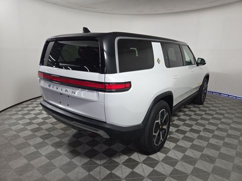Used 2024 Rivian R1S Adventure AWD/4WD image 5