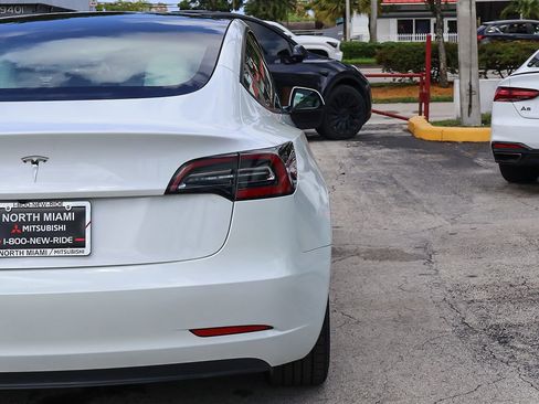 Used 2023 Tesla Model 3 Standard Range RWD image 17