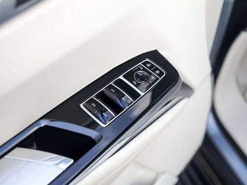 Used 2025 Cadillac Escalade Sport Platinum w/ LPO, ONYX Package AWD/4WD image 25