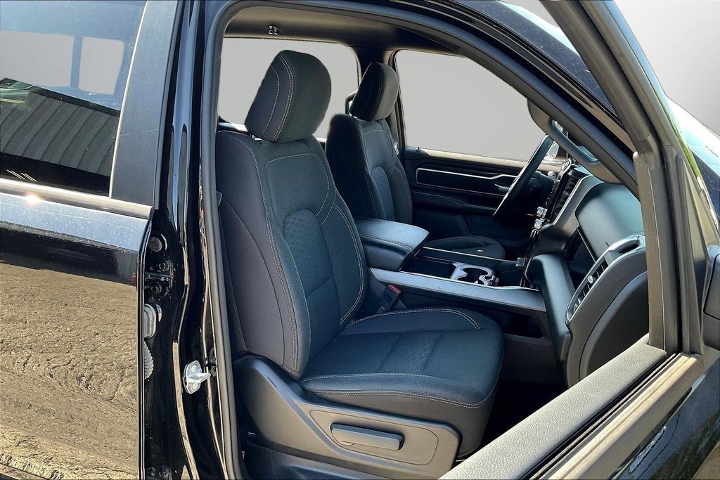 Used 2025 RAM 1500 Big Horn AWD/4WD image 29