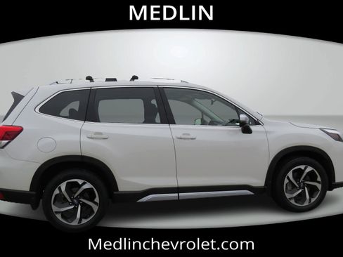 Used 2022 Subaru Forester Touring w/ Popular Package #2 image 9