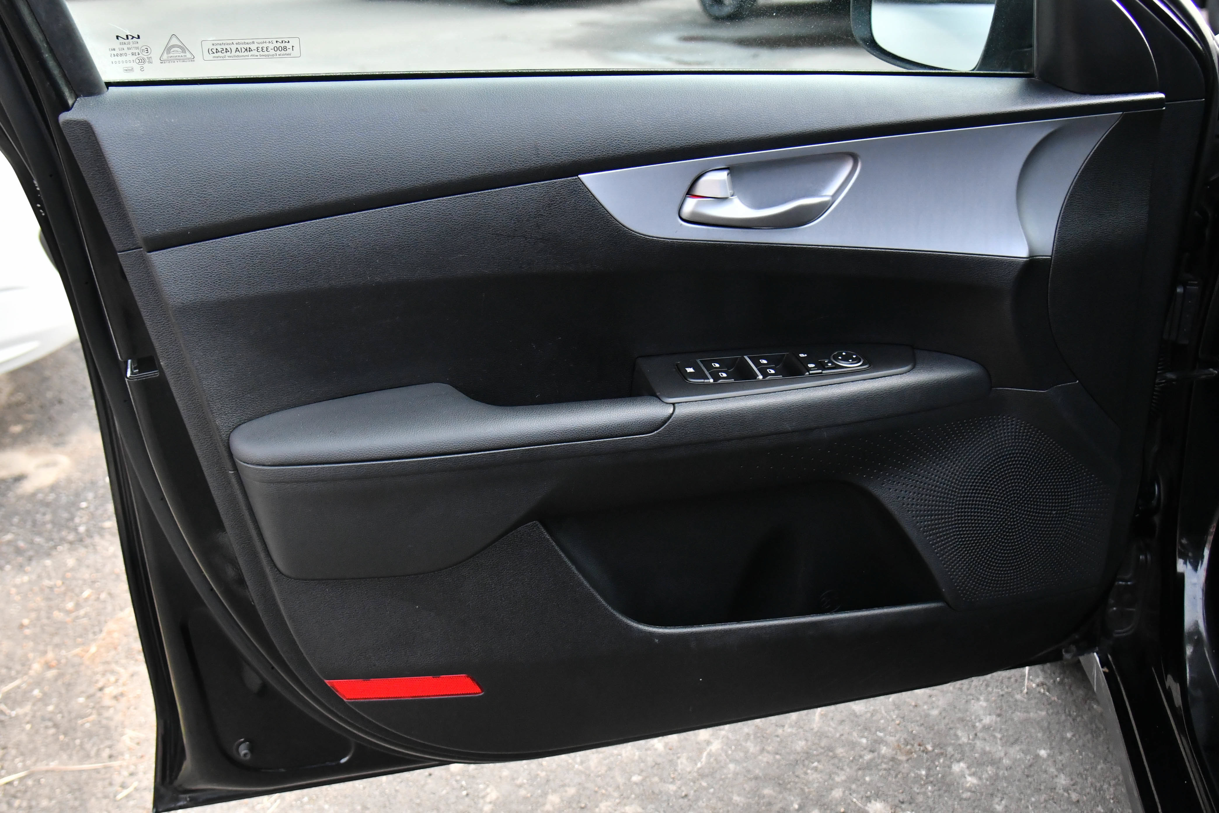 Used 2024 Kia Forte LXS FWD image 13