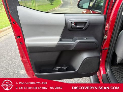 Used 2020 Toyota Tacoma SR AWD/4WD image 26