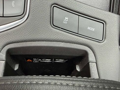 Used 2025 Cadillac XT6 Premium Luxury AWD/4WD image 18