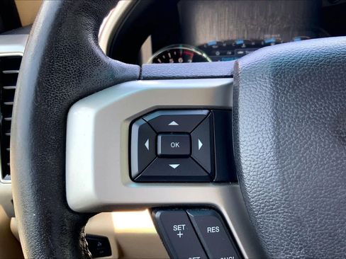 Used 2017 Ford F150 Lariat AWD/4WD image 24
