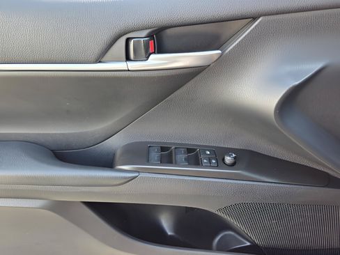 Used 2024 Toyota Camry SE FWD image 29