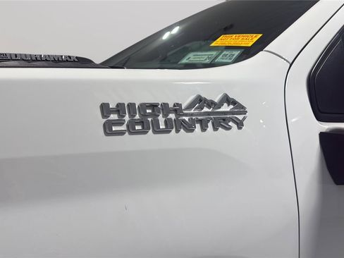 Used 2024 Chevrolet Silverado 2500 High Country w/ High Country Premium Package AWD/4WD image 38
