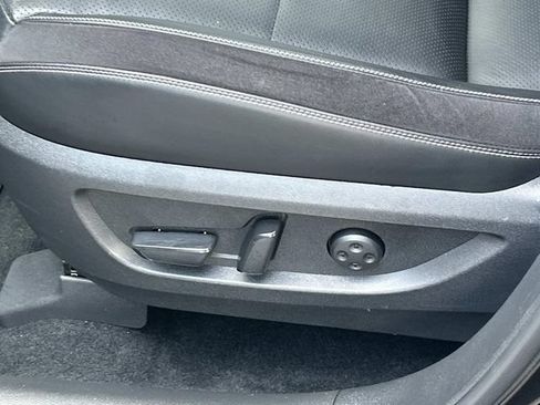Used 2025 INFINITI QX50 Sport AWD/4WD image 17