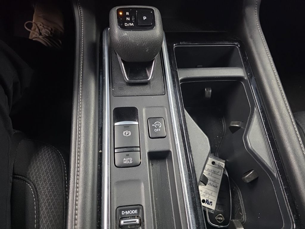 Used 2025 Nissan Pathfinder SV FWD image 28