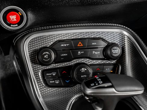 Used 2015 Dodge Challenger SRT Hellcat image 33