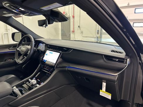 New 2025 Jeep Grand Cherokee Overland w/ Adv Protech Group III image 36