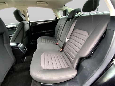 Used 2020 Ford Fusion SE FWD image 18