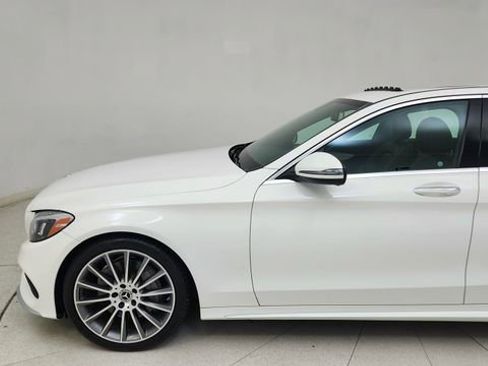 Used 2018 Mercedes-Benz C 300 Sedan image 4