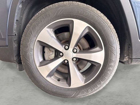 Used 2021 Jeep Cherokee Limited AWD/4WD image 21