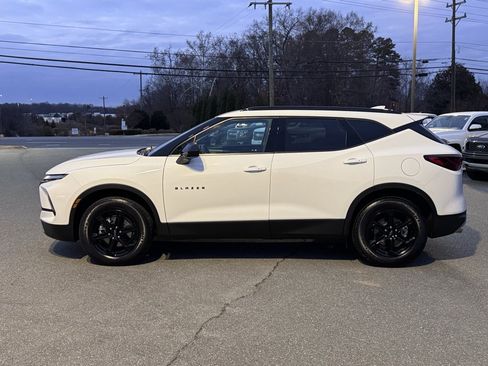 Used 2023 Chevrolet Blazer LT w/ Convenience Package image 3