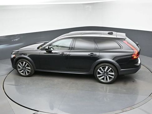 Used 2021 Volvo V90 T6 Cross Country w/ Advanced Package image 24