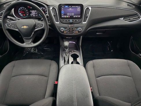 Used 2021 Chevrolet Malibu LT FWD image 17
