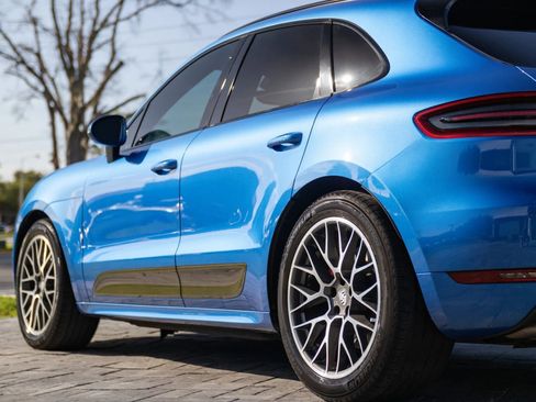 Used 2015 Porsche Macan Turbo AWD/4WD image 9