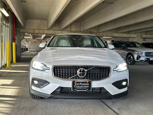 New 2026 Volvo V60 B5 Cross Country Plus w/ Protection Package Premier image 6