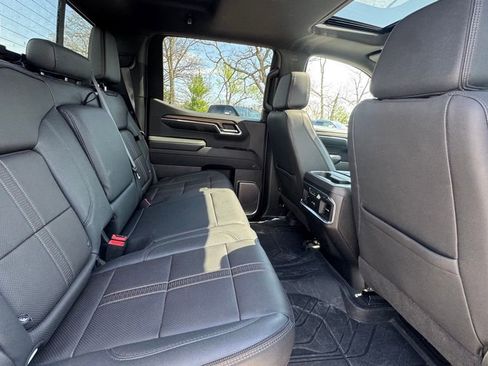 Used 2024 Chevrolet Silverado 1500 High Country w/ High Country Premium Package AWD/4WD image 12