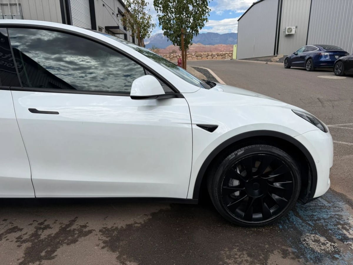 Used 2021 Tesla Model Y Long Range AWD/4WD image 10