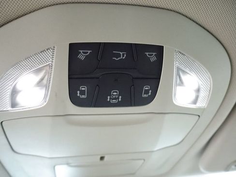 Certified 2023 Chrysler Pacifica Touring-L FWD image 31