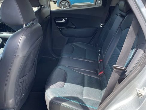 Used 2019 Kia Niro EX Premium w/ Cold Weather Package 2.0 FWD image 15
