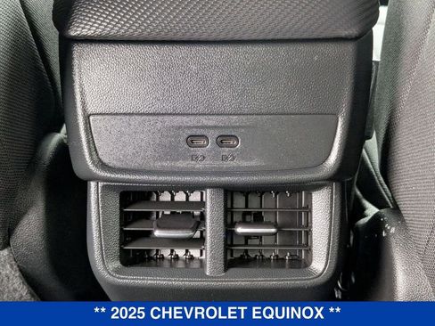 Used 2025 Chevrolet Equinox LT image 30