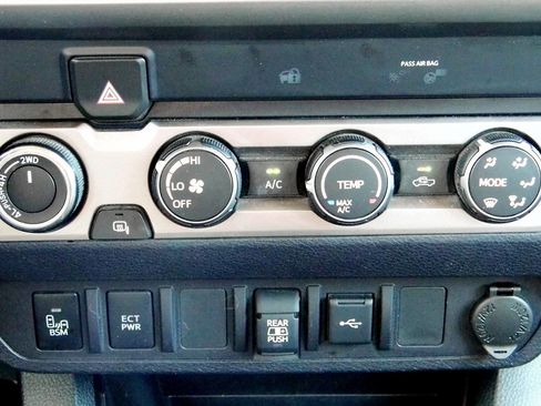 Used 2020 Toyota Tacoma SR5 w/ Technology Package image 16